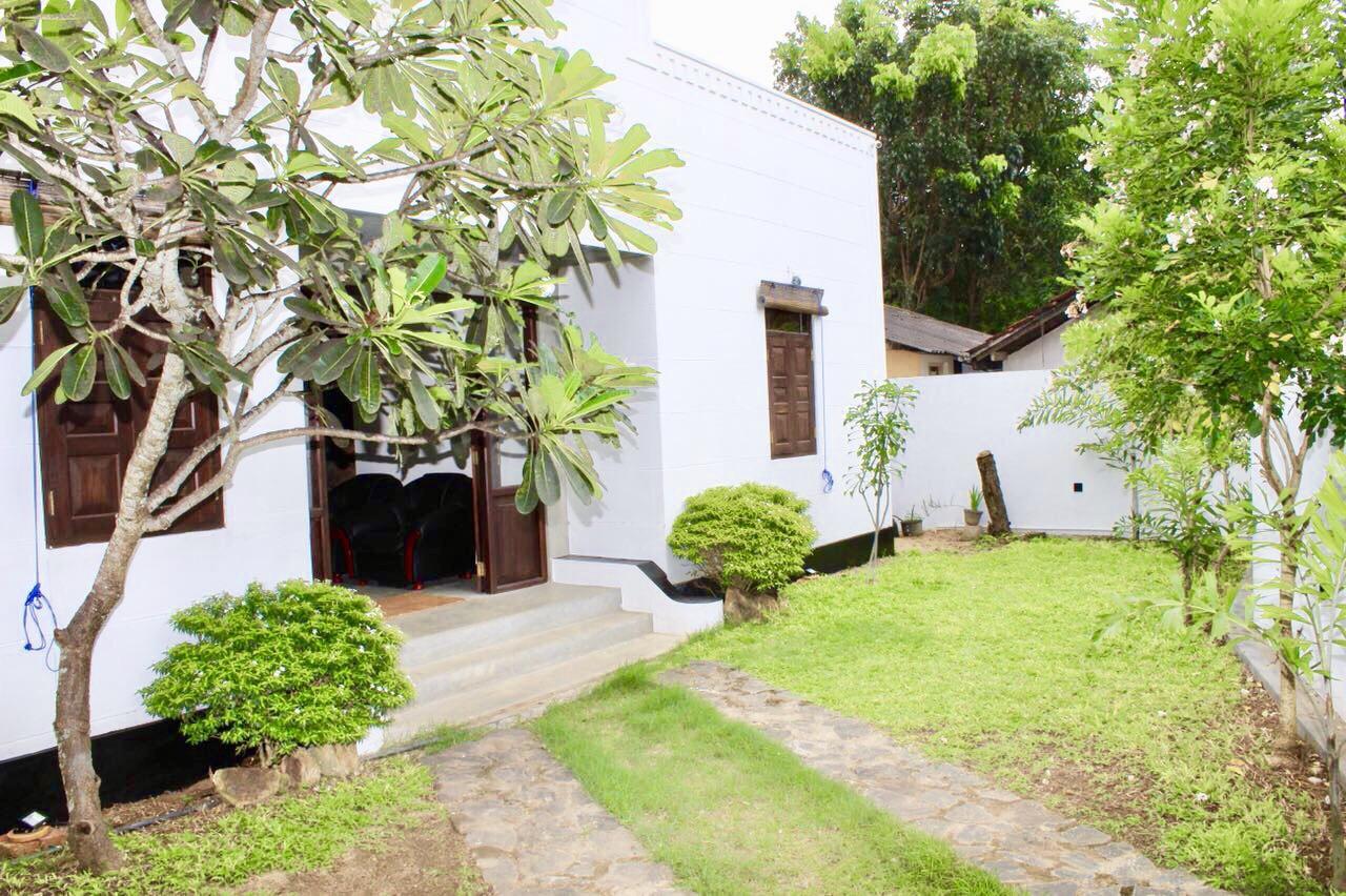 Hotel Blooming Polhena Exterior foto